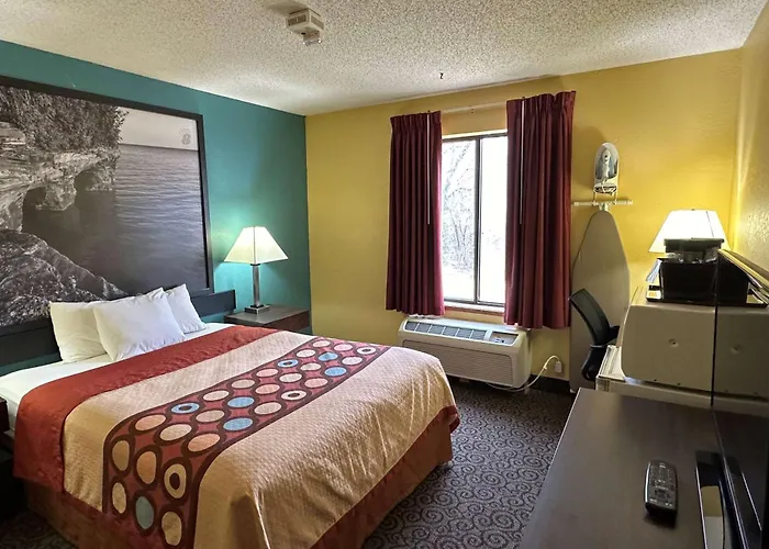 Super 8 By Wyndham Appleton