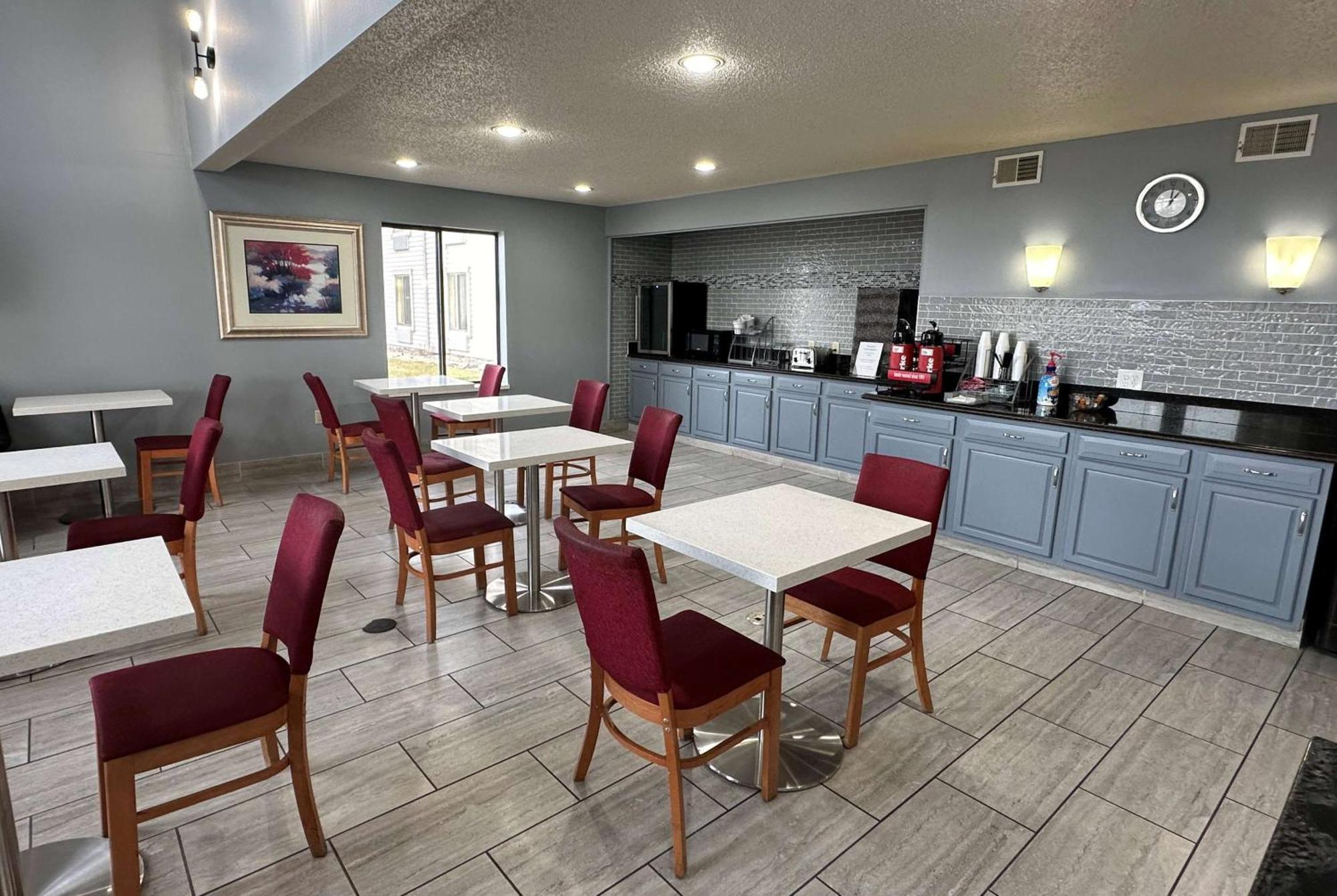 Super 8 By Wyndham Appleton